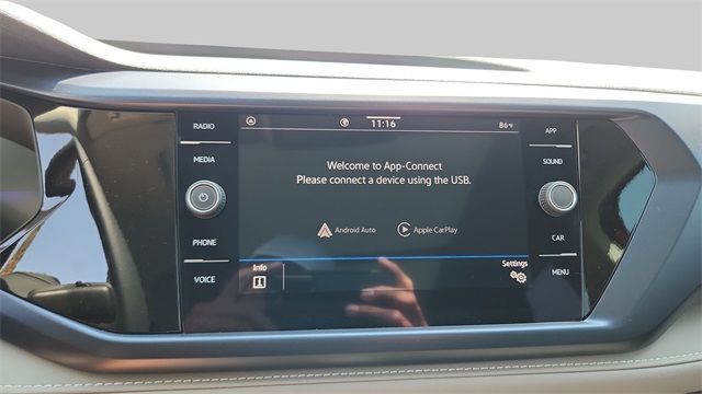 2024 Volkswagen Taos SE Image 18 of 32