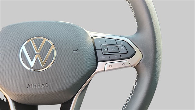 2024 Volkswagen Taos SE Image 27 of 32