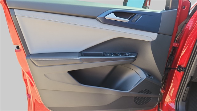 2024 Volkswagen Taos SE Image 24 of 32