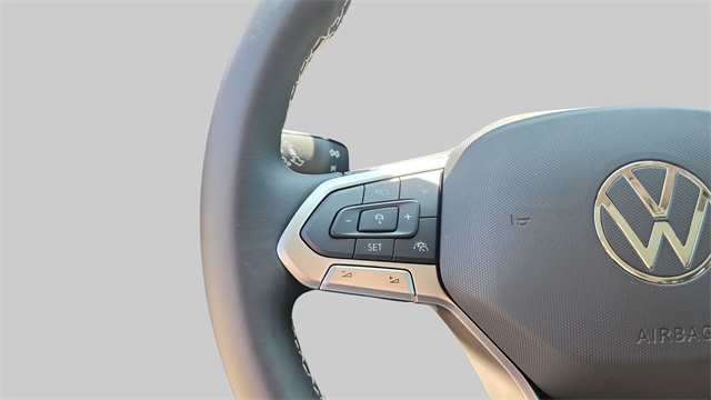 2024 Volkswagen Taos SE Image 29 of 32