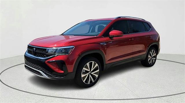 2024 Volkswagen Taos SE Image 1 of 32