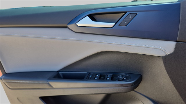 2024 Volkswagen Taos SE Image 22 of 32