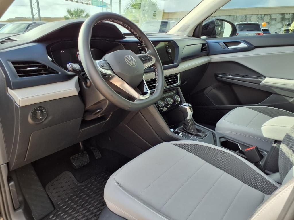 Vehicle image 15 of 20