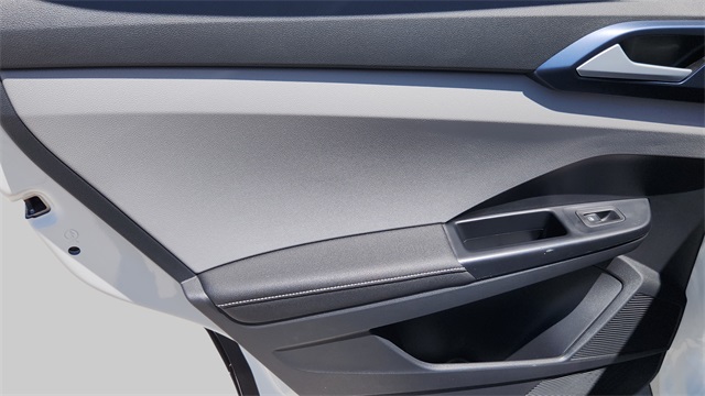 2024 Volkswagen Taos SE Image 33 of 50