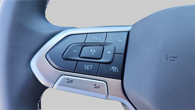 2024 Volkswagen Taos SE Image 39 of 50