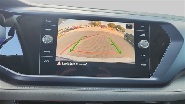 2024 Volkswagen Taos SE Image 23 of 50