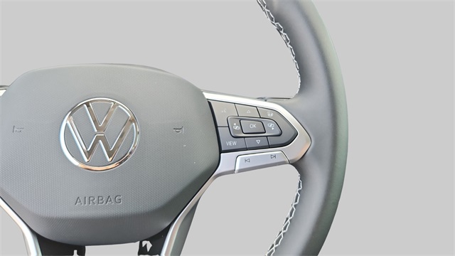 2024 Volkswagen Taos SE Image 42 of 50