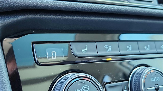 2024 Volkswagen Taos SE Image 35 of 50