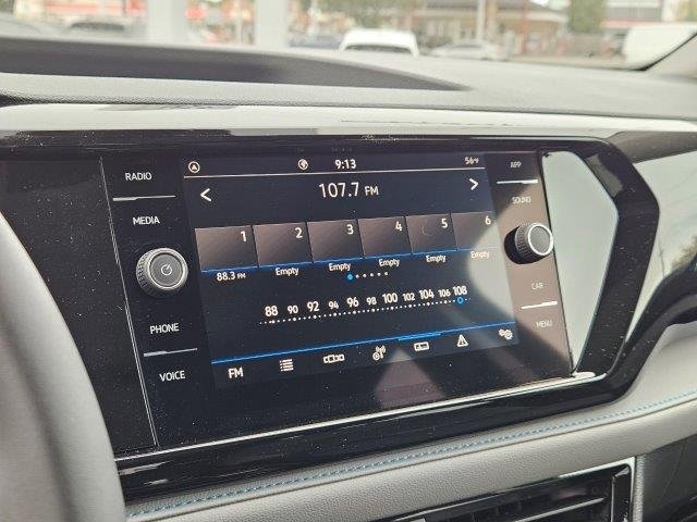 Vehicle image 20 of 27