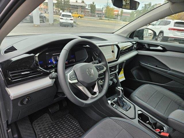Vehicle image 10 of 27