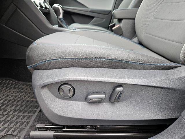 Vehicle image 12 of 27
