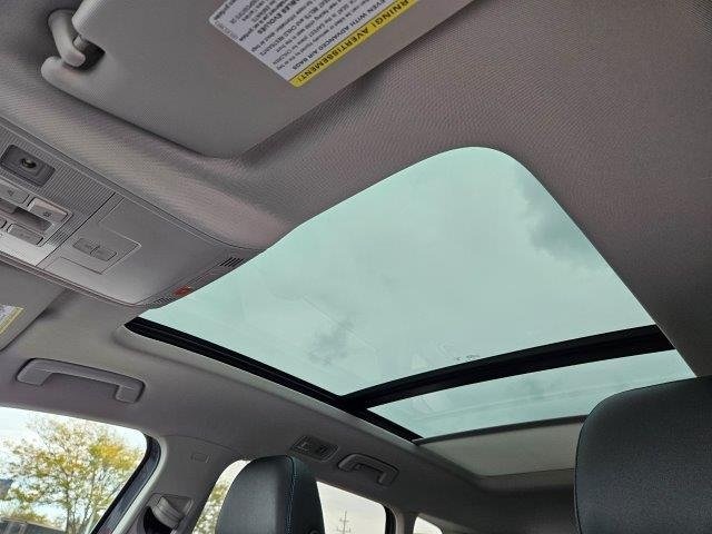 Vehicle image 14 of 27