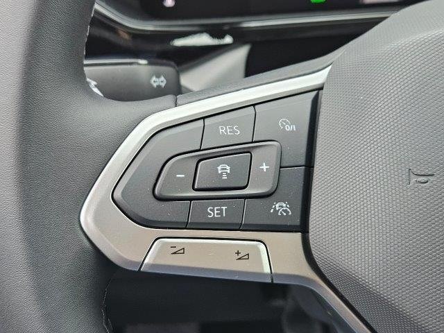 Vehicle image 25 of 27
