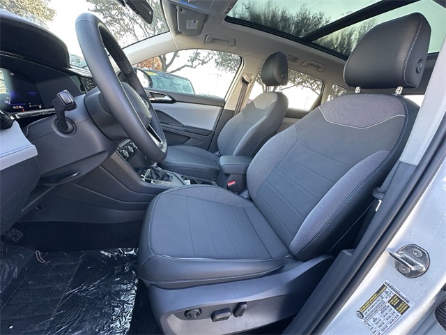 2024 Volkswagen Taos SE Black Image 15 of 17