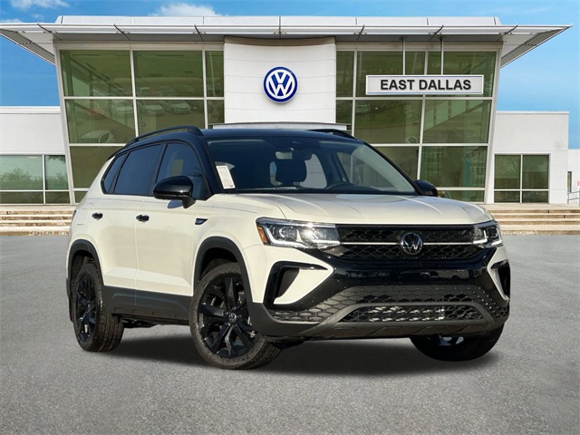 2024 Volkswagen Taos SE Black Image 3 of 17