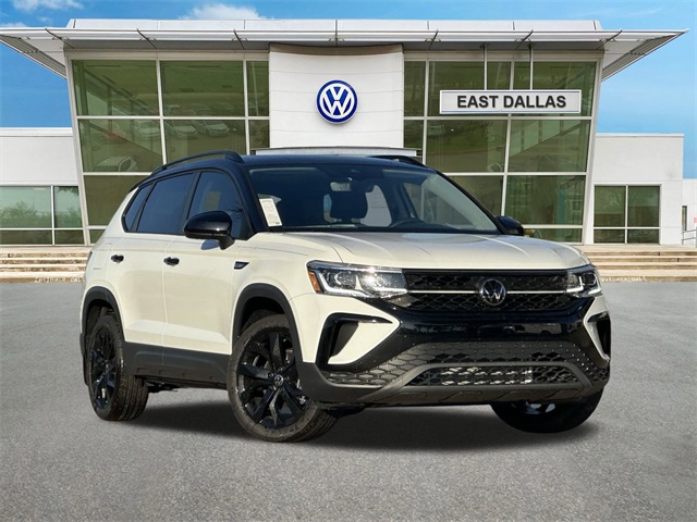 2024 Volkswagen Taos SE Black Image 1 of 17