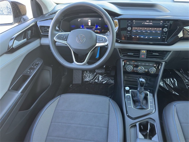 2024 Volkswagen Taos SE Black Image 10 of 17