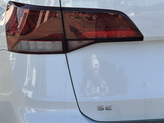 2024 Volkswagen Taos SE Black Image 7 of 17