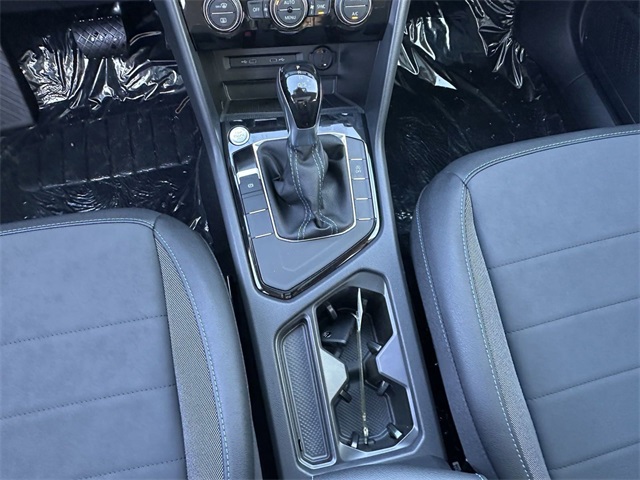 2024 Volkswagen Taos SE Black Image 13 of 17