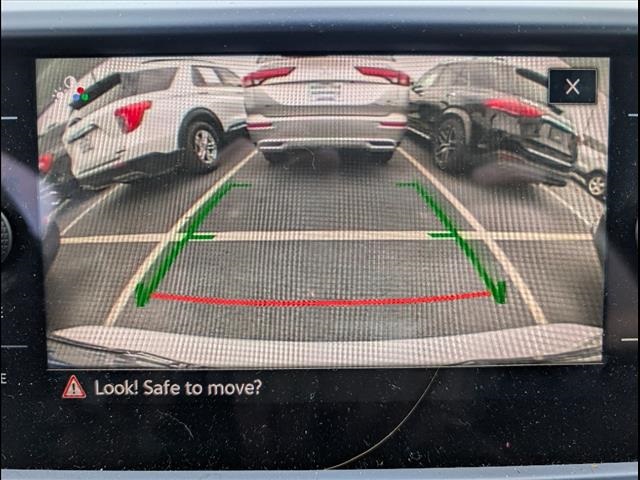 Vehicle image 11 of 22