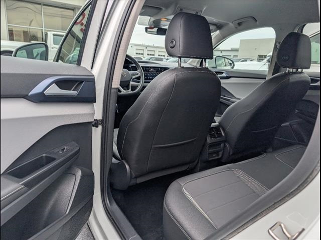 Vehicle image 16 of 22