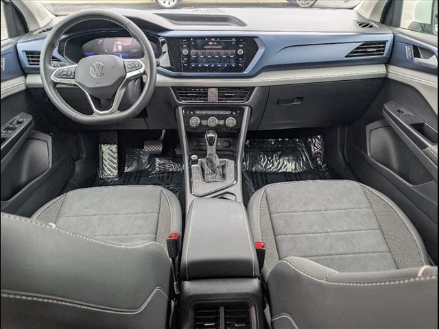 Vehicle image 17 of 22
