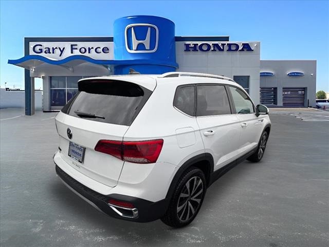 Vehicle image 3 of 22