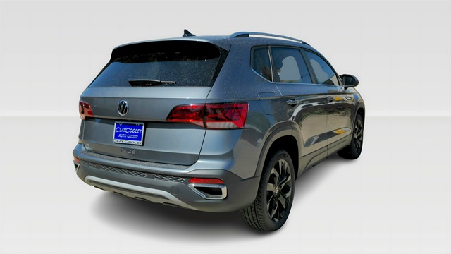 2024 Volkswagen Taos SE Image 5 of 24