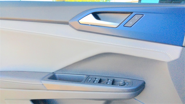 2024 Volkswagen Taos SE Image 19 of 24