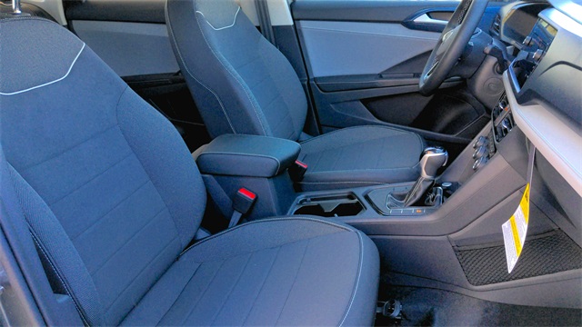 2024 Volkswagen Taos SE Image 10 of 24