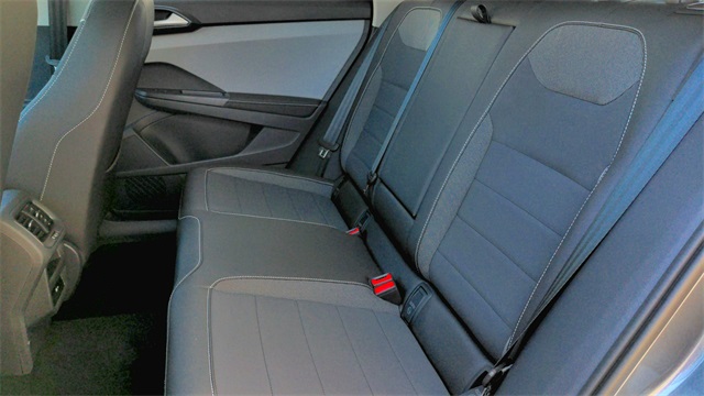 2024 Volkswagen Taos SE Image 12 of 24