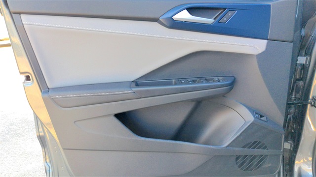 2024 Volkswagen Taos SE Image 20 of 24