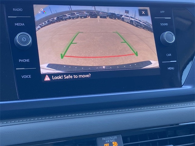 2024 Volkswagen Taos SE Image 17 of 24