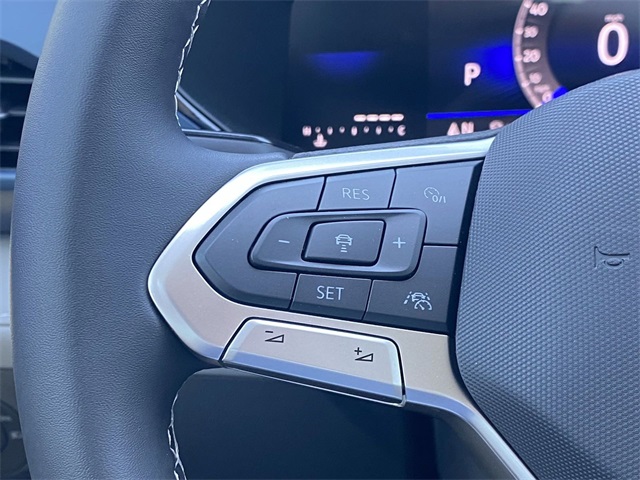 2024 Volkswagen Taos SE Image 12 of 24