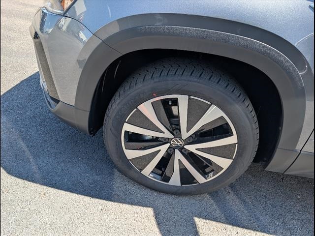 Vehicle image 5 of 23