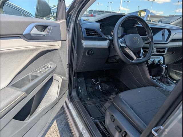 Vehicle image 6 of 23