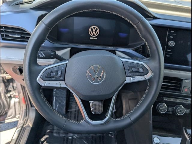Vehicle image 8 of 23