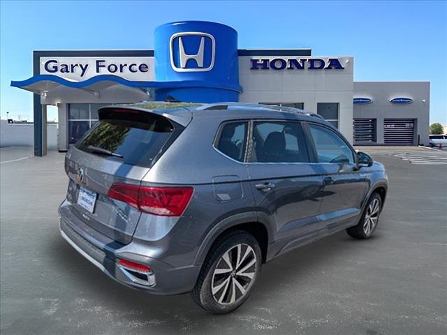 Vehicle image 3 of 23