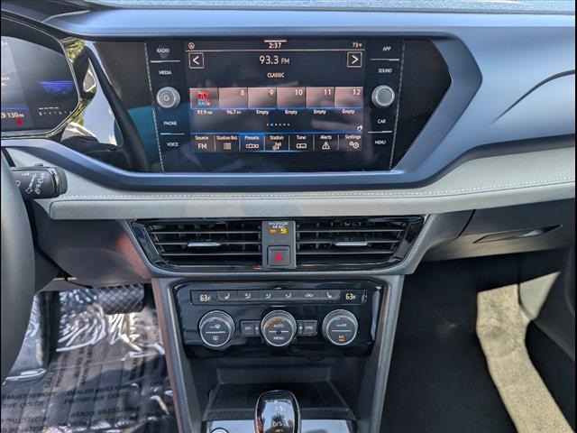 Vehicle image 10 of 23
