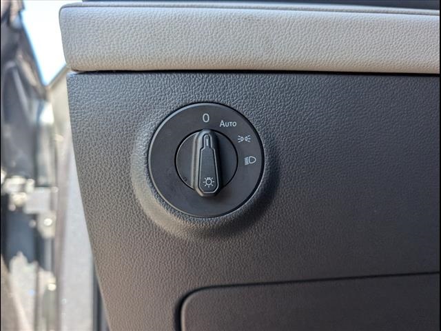 Vehicle image 14 of 23