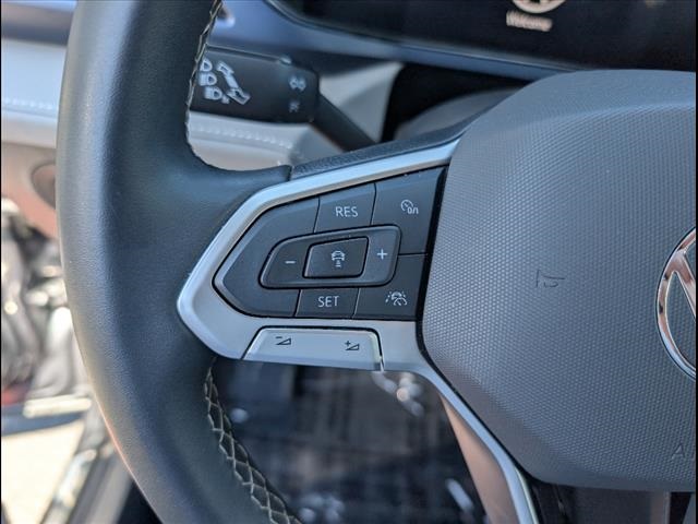 Vehicle image 7 of 23