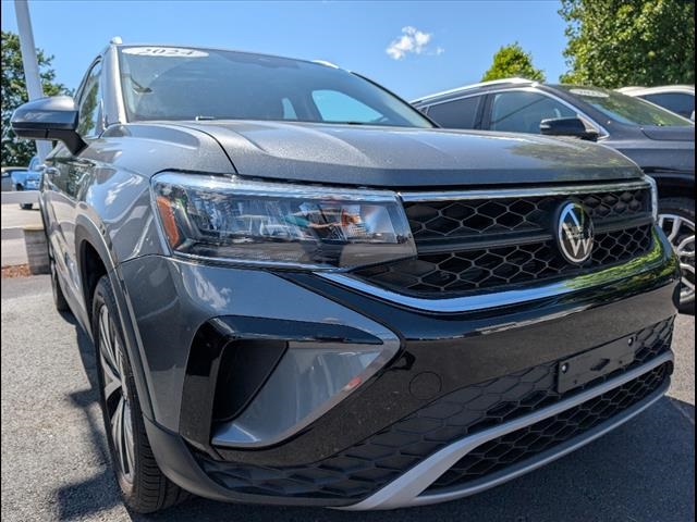 Vehicle image 21 of 23