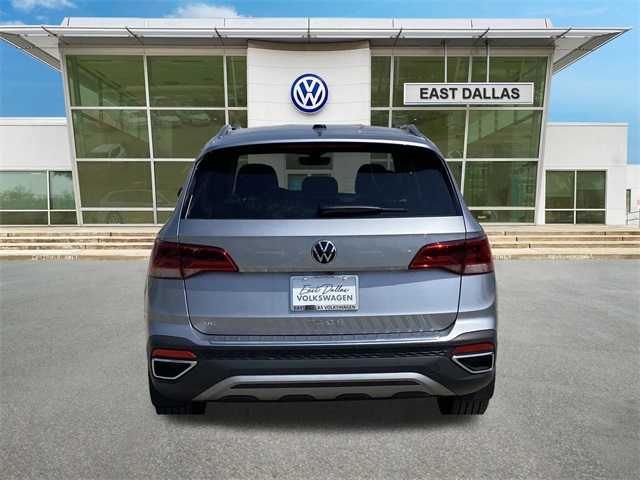 2024 Volkswagen Taos SE Image 5 of 24