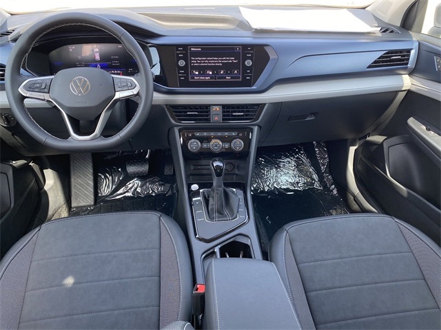 2024 Volkswagen Taos SE Image 8 of 24
