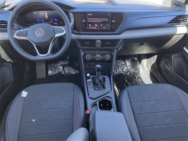 2024 Volkswagen Taos SE Image 8 of 24