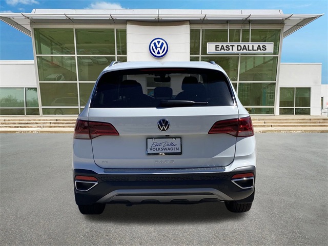 2024 Volkswagen Taos SE Image 5 of 24