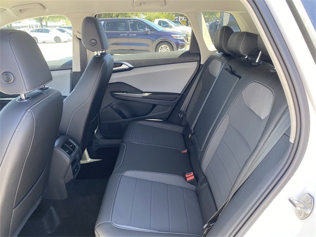 2024 Volkswagen Taos SE Image 23 of 24