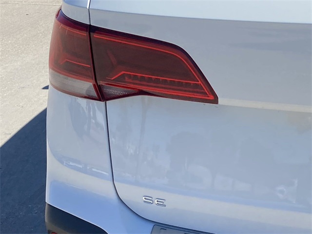 2024 Volkswagen Taos SE Image 6 of 24
