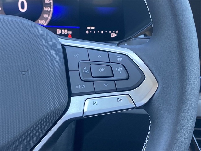 2024 Volkswagen Taos SE Image 12 of 24