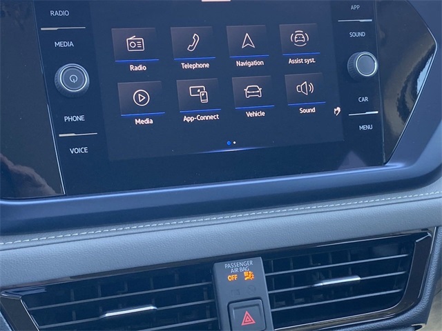 2024 Volkswagen Taos SE Image 16 of 24